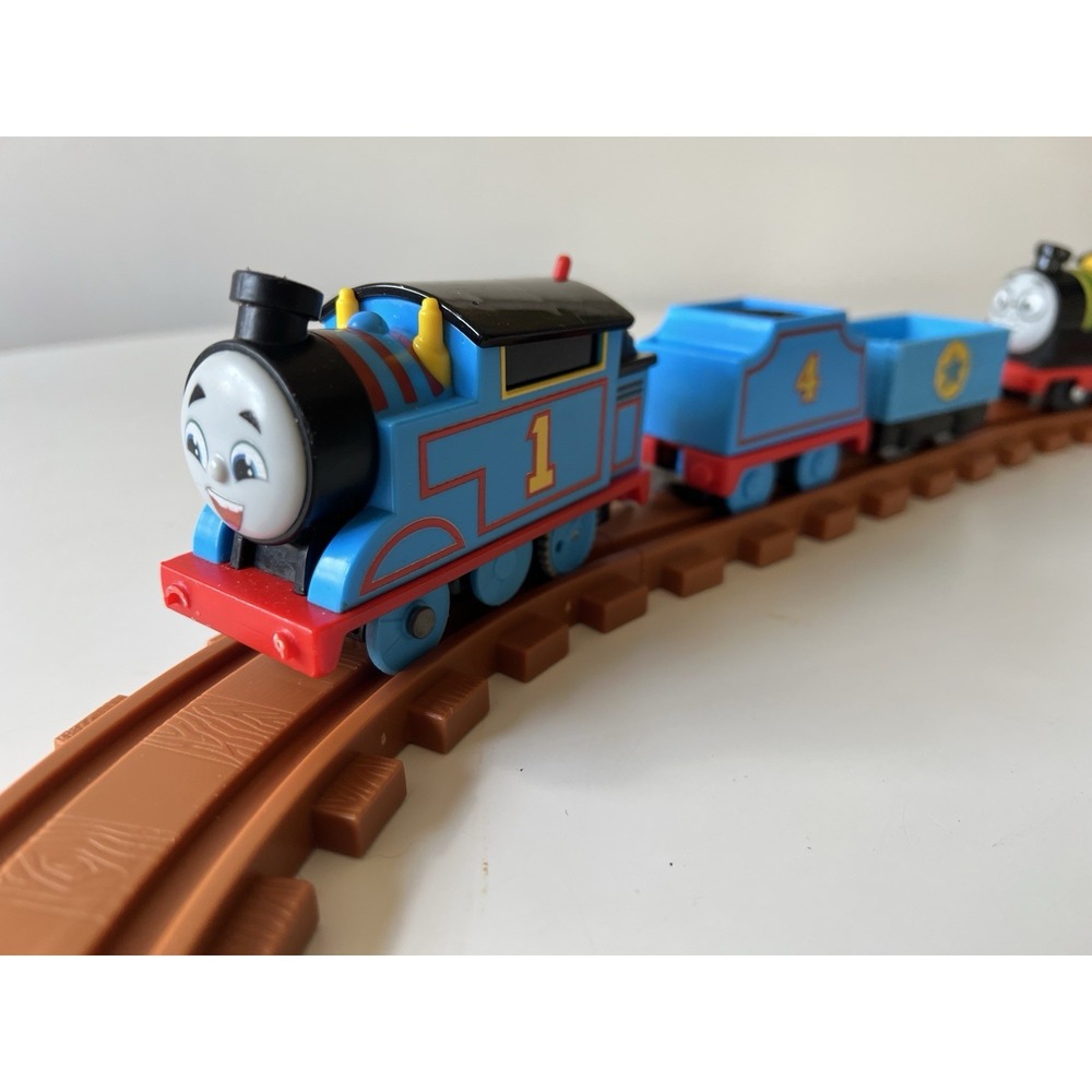 Thomas & Percy Track Master Motorized Action Engine with cars & track WORKS! - Picture 6 of 9